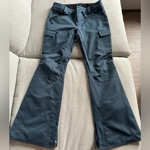 Women’s Volcom Cargo Snowboarding Pants